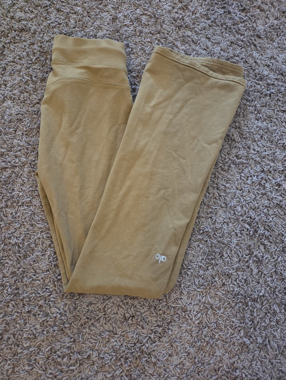 ALO Yoga Women's Mustard Tan Boot Cut Pants